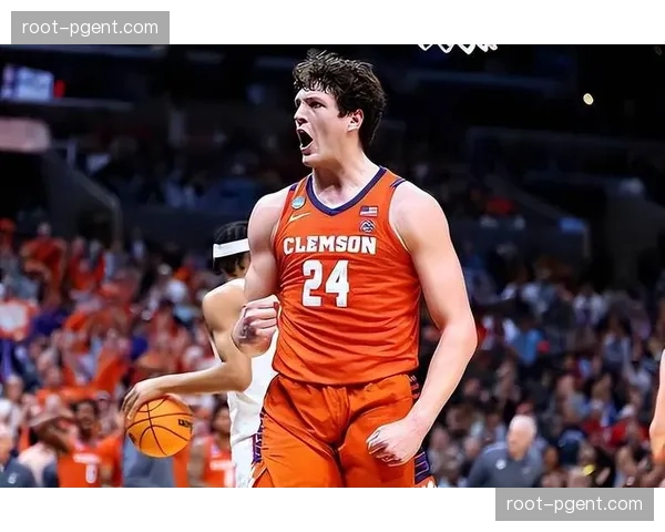 森林狼新秀贝兰齐卡尔斯基进入名单，作为身高应急备选